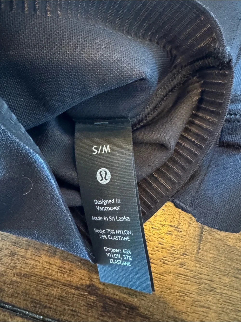 Lululemon Running Arm Sleeves S/M Black Ice Pocket Seamless Run BNWOT